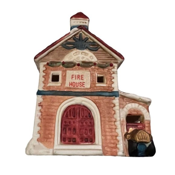 Wonderful Miniature 5"  Illuminated Porcelain  FIRE HOUSE Hand Painted Studio 5 - Picture 2 of 9